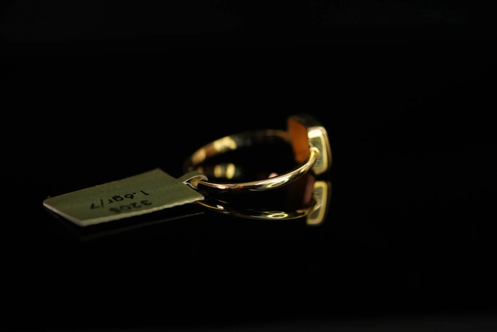 14k Refined Simplicity – Delicate Square Ring for a Minimalist Touch