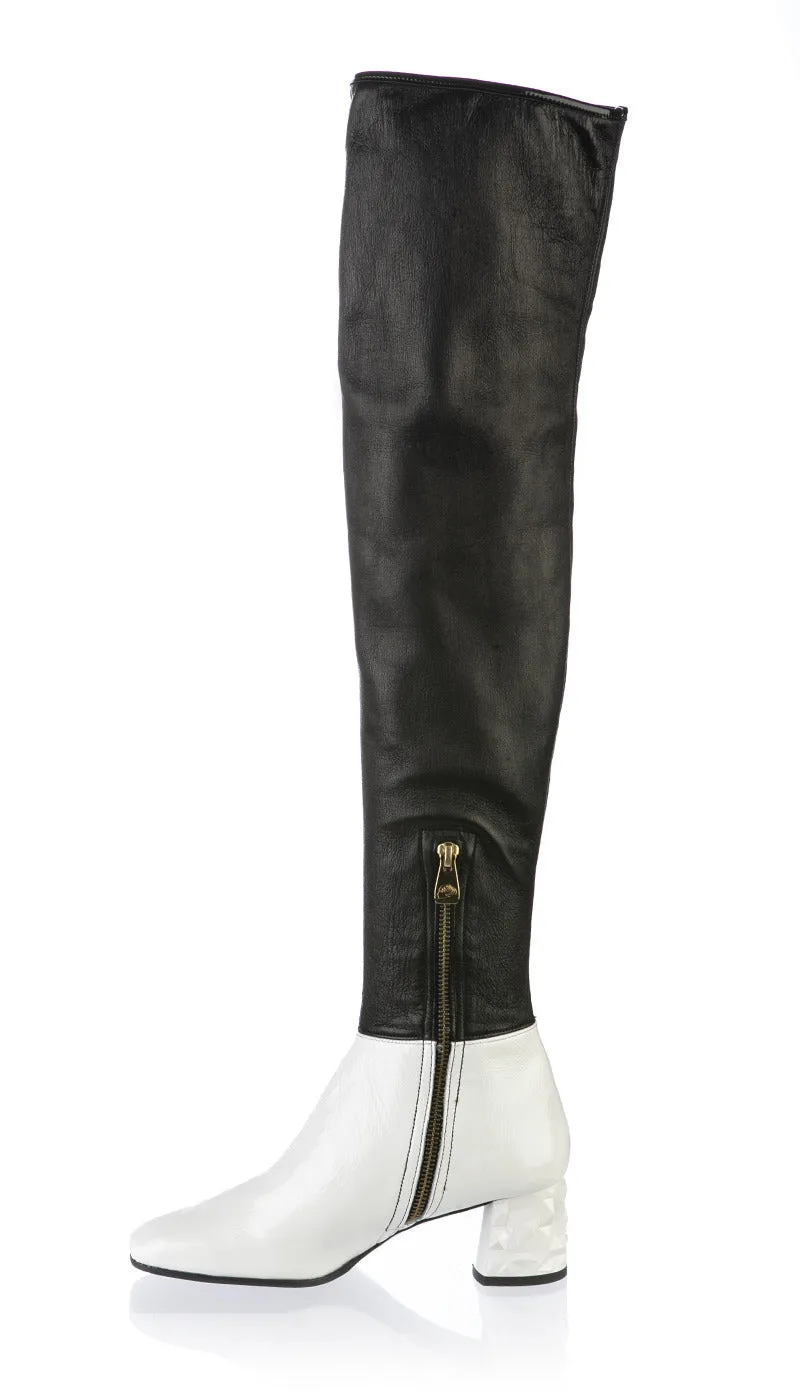 6833 Fiorangelo Boots / Black-White