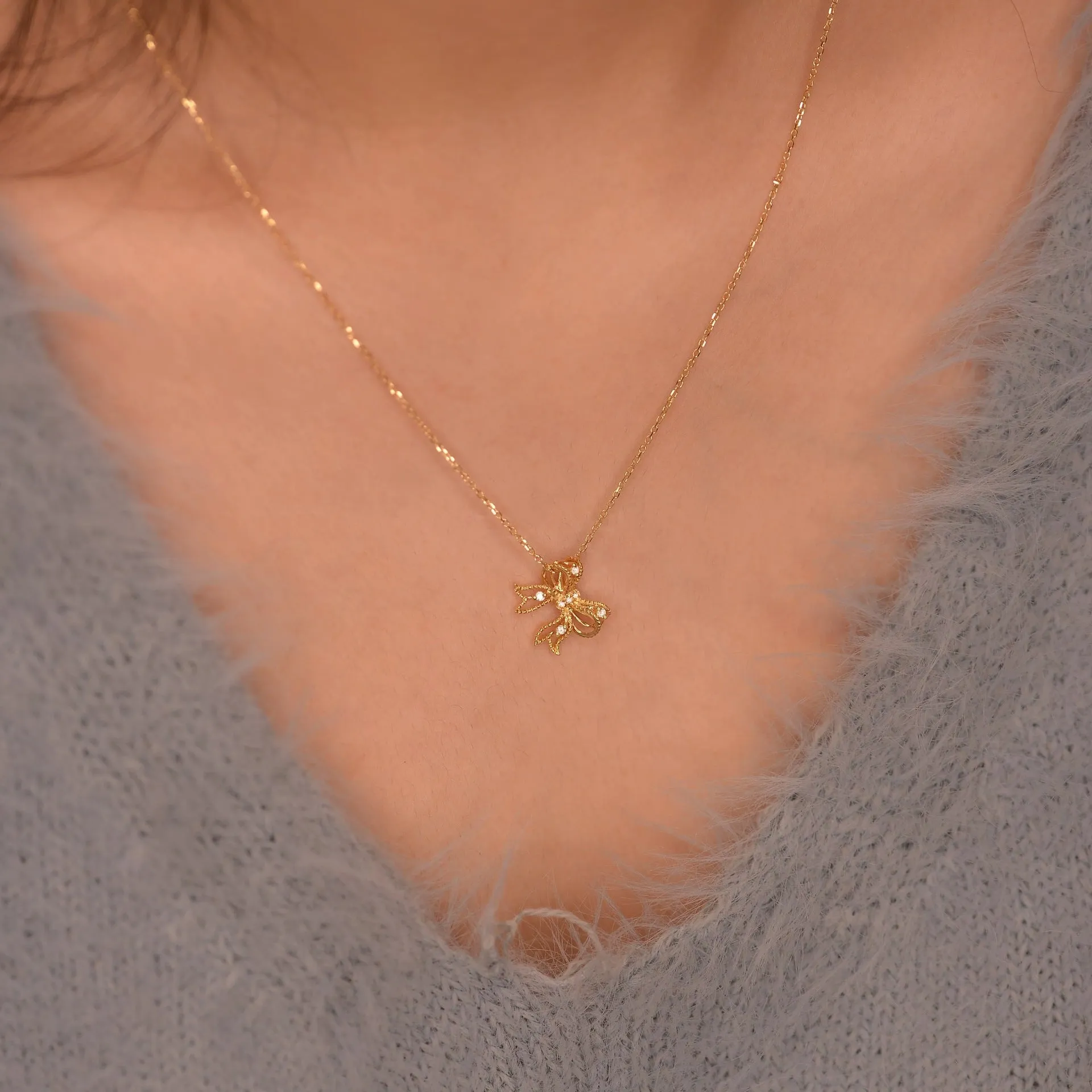 Delicate Bow Necklace (Solid Silver)