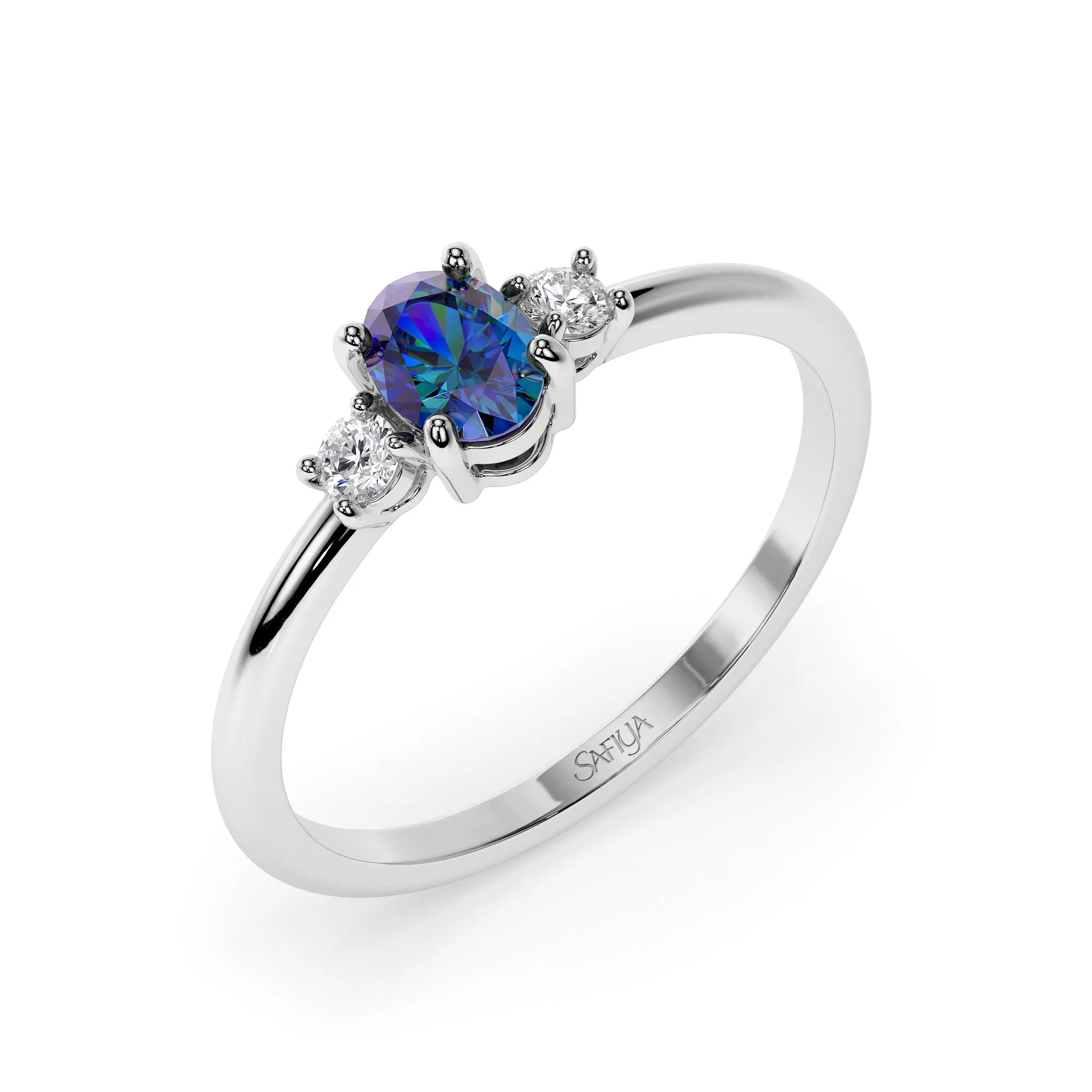 Mini Refined Beauty - 18K White Gold Natural Alexandrite Ring